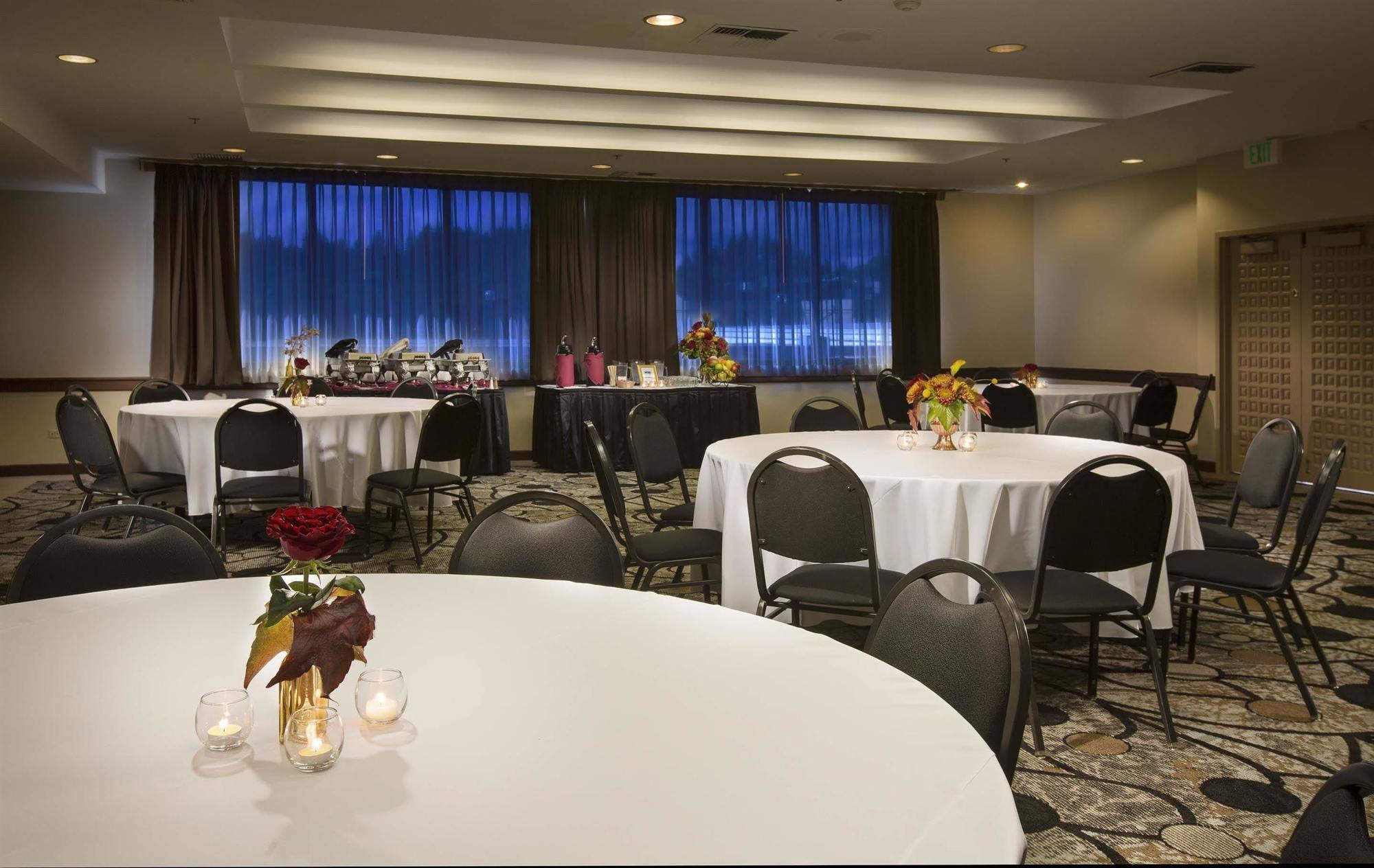 Red Lion Inn & Suites Olympia, Governor Hotel Bagian luar foto